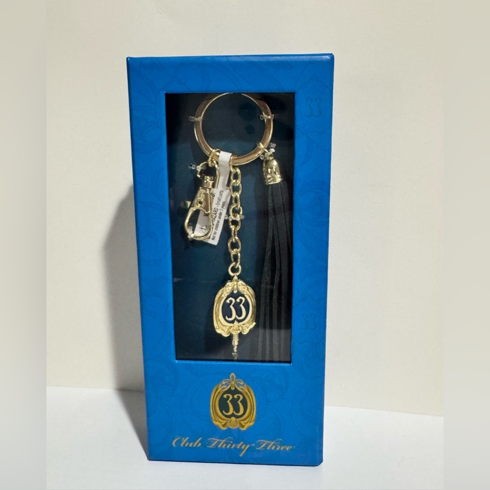 NWT Disneyland Club 33 Gold Key Keychain With Fob Tassel